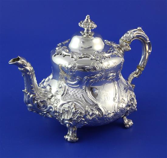 A Victorian silver bachelors teapot by Edward, John & William Barnard, gross 14.5 oz.